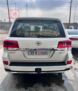 تۆیۆتا لاند کروزەر